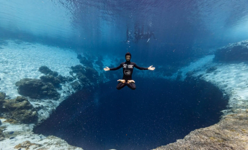 Dean's Blue Hole Bahama
