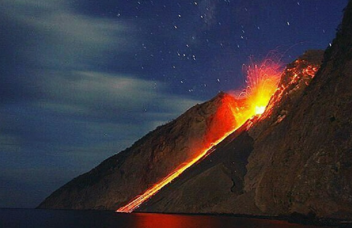 Gunung Api Batu Tara