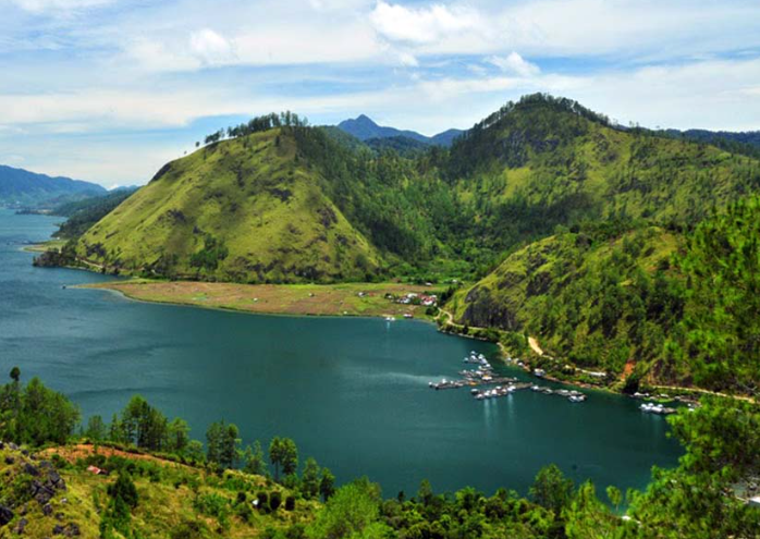 Danau Laut Tawar Aceh